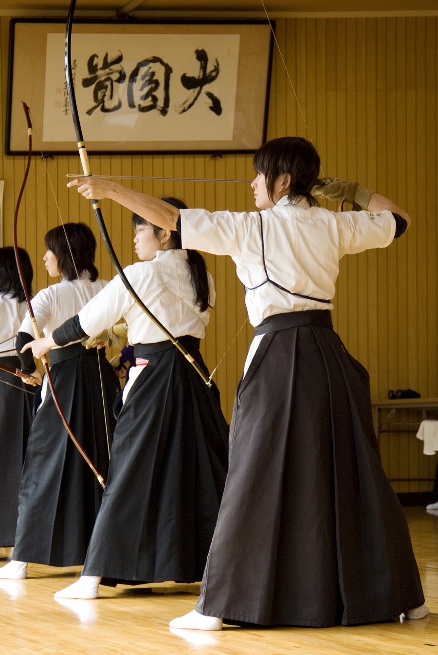 弓道队 (日本艺术的射箭)